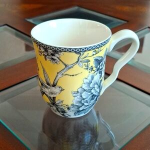 222 Fifth Adelaide Pattern Yellow Floral Bird Mug